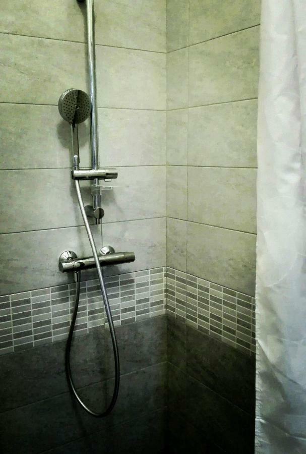 Tra Menta E Meliga Hotel Carignano  Værelse billede